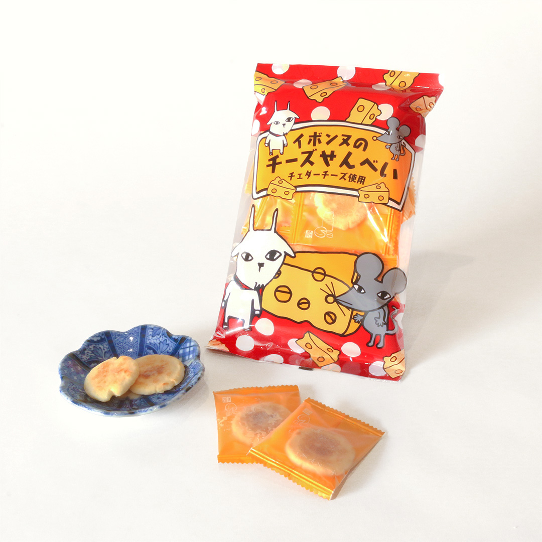 お菓子　チーズせんべい